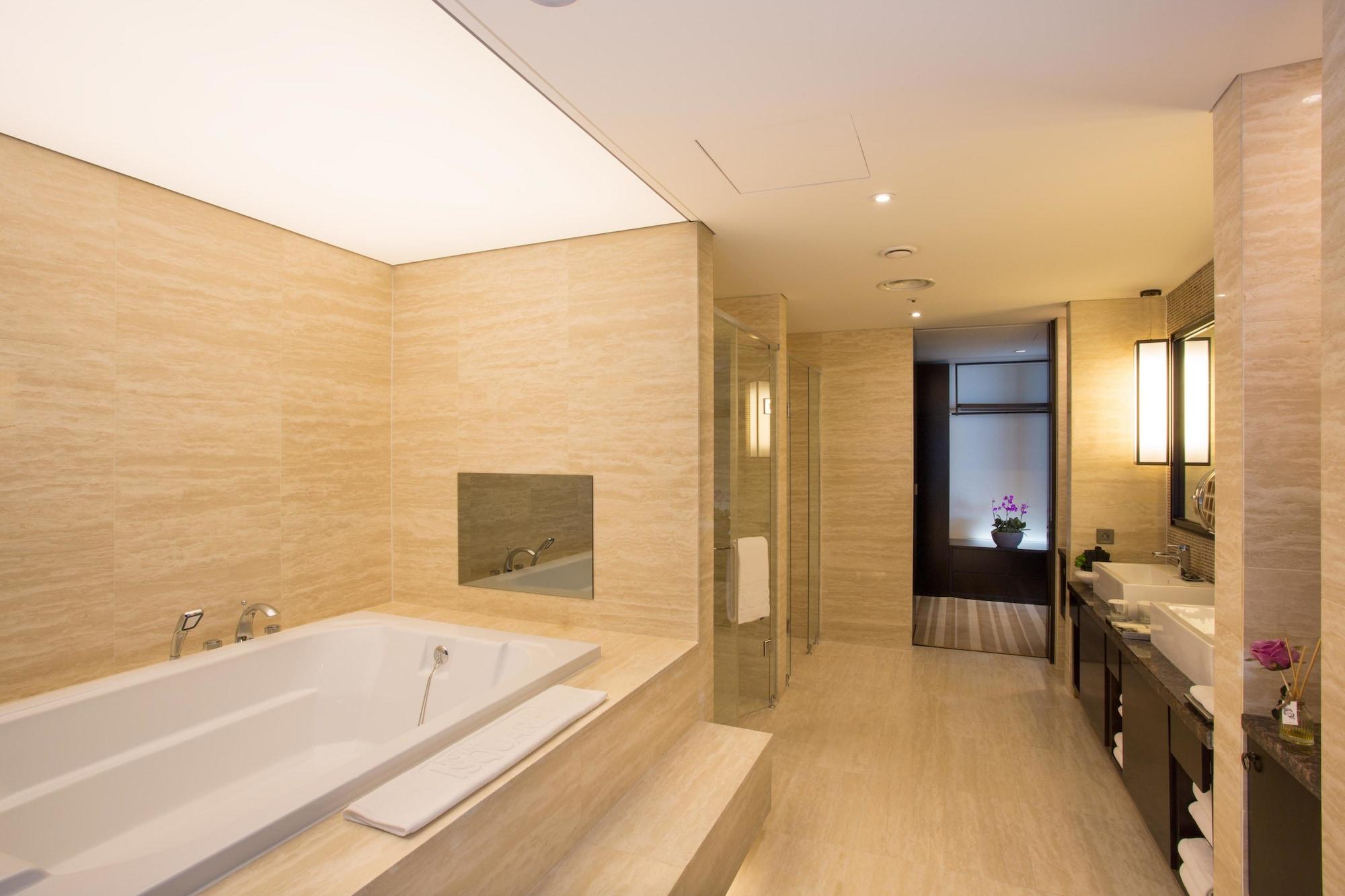 I Square Hotel Gimhae Exterior photo