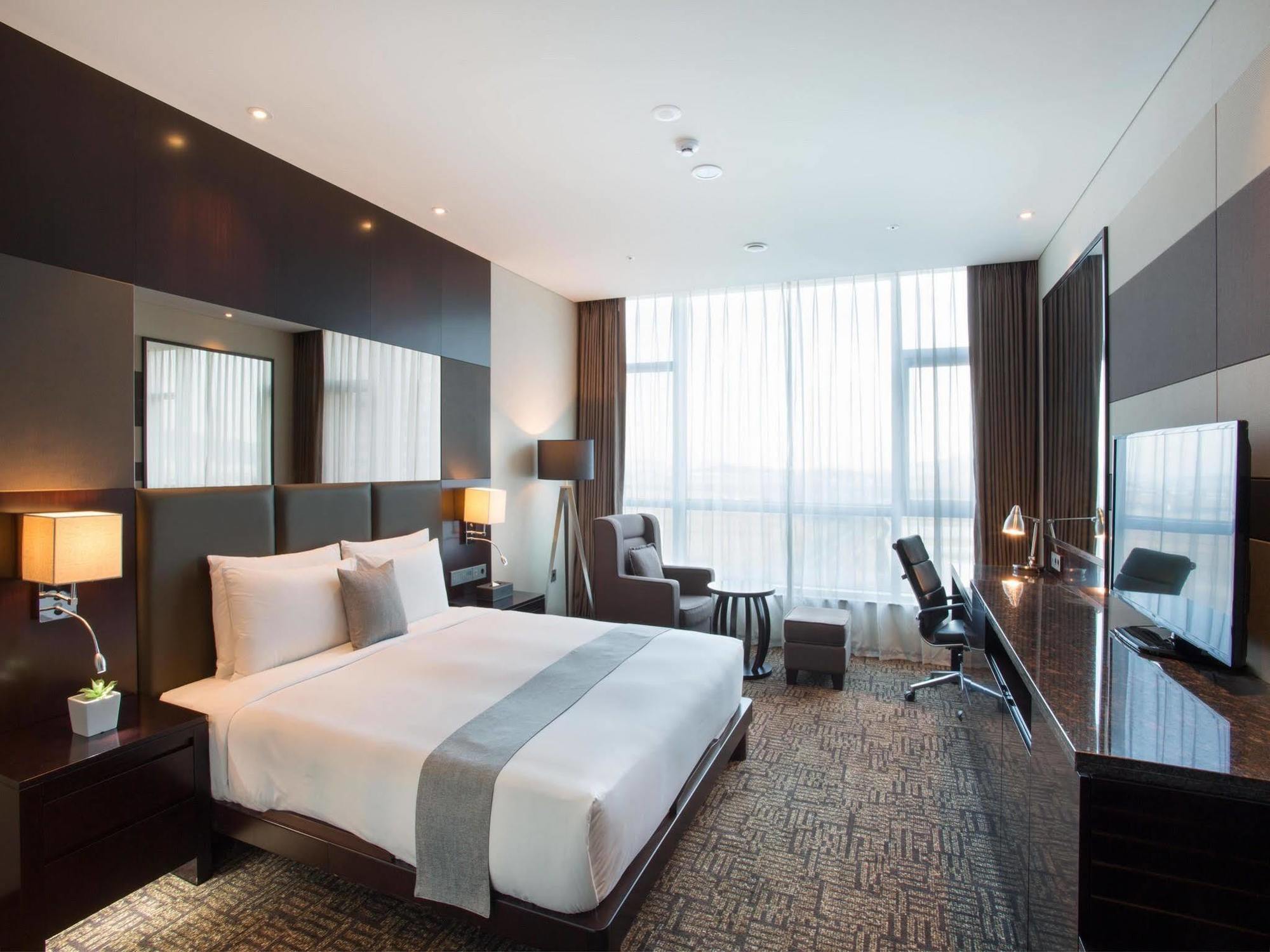 I Square Hotel Gimhae Exterior photo