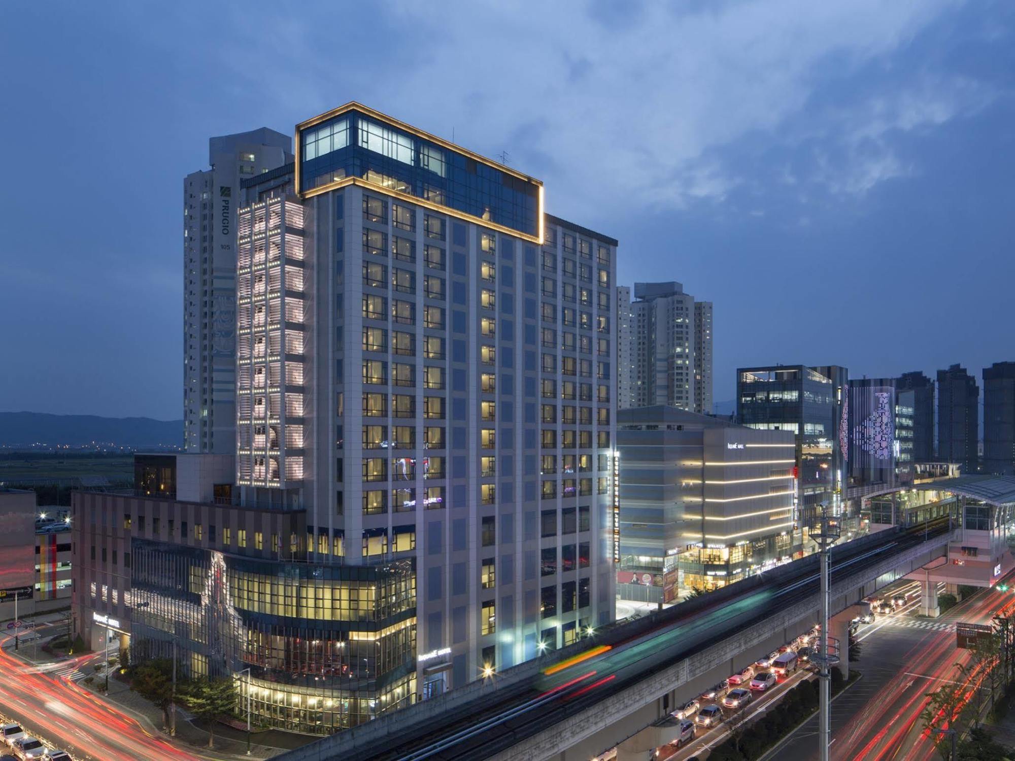 I Square Hotel Gimhae Exterior photo